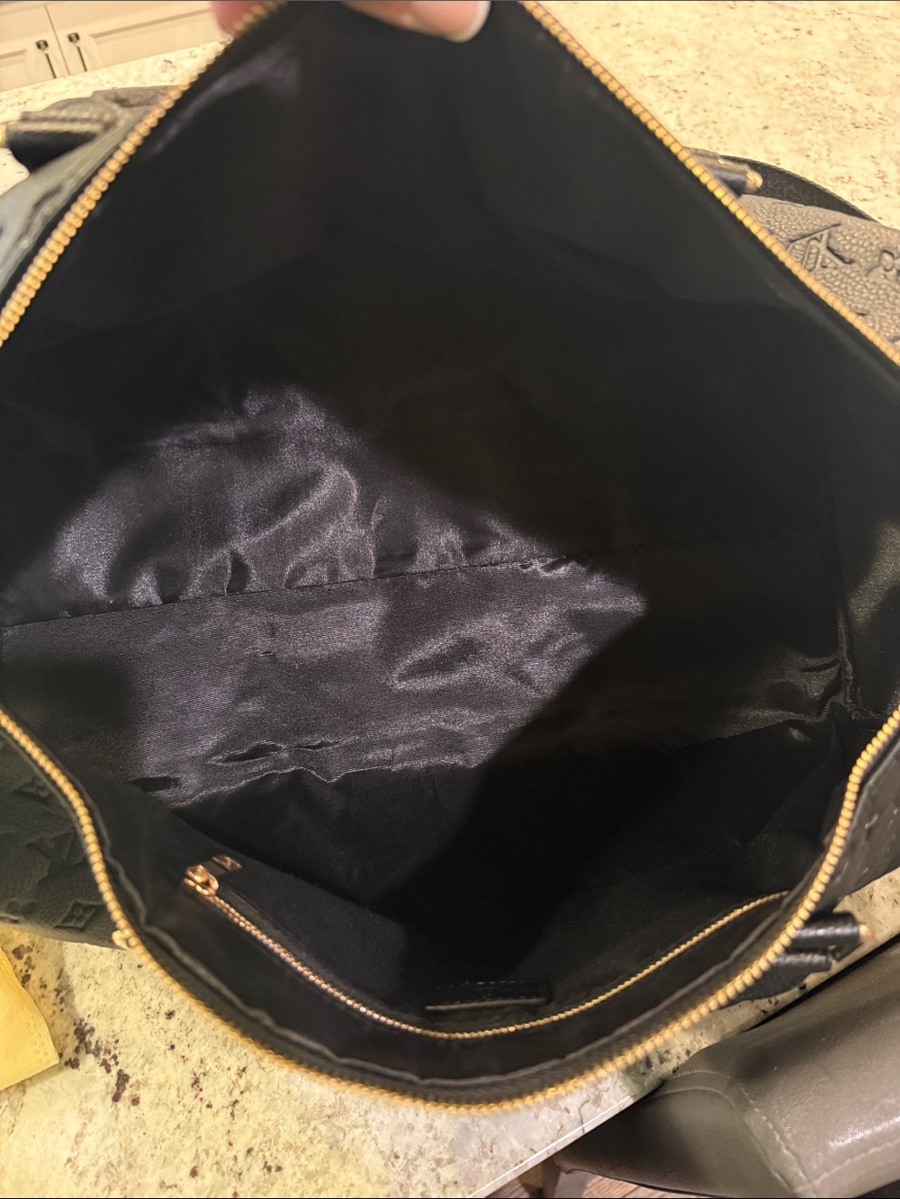 Unbranded Black Duffle Bag - Picture 6 of 7